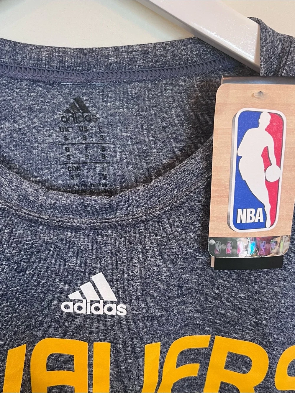 Adidas Cleveland Cavaliers Basketball T Shirt Mens Small NWT Blue Lightweight